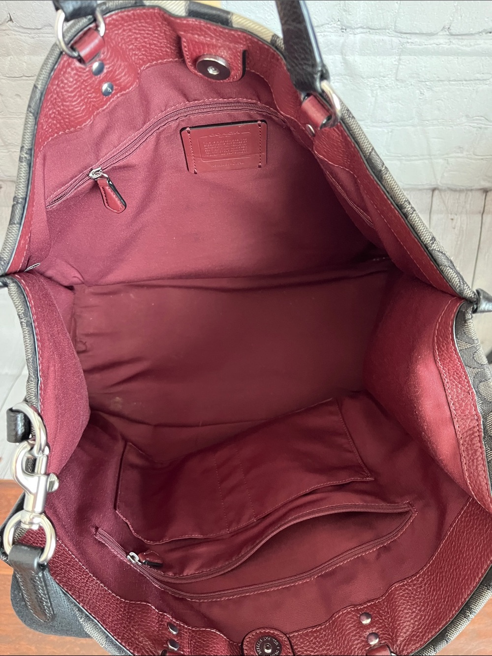 Coach Dempsey Tote 40 In Signature Jacquard with Strip and Patch - Picture 13 of 13